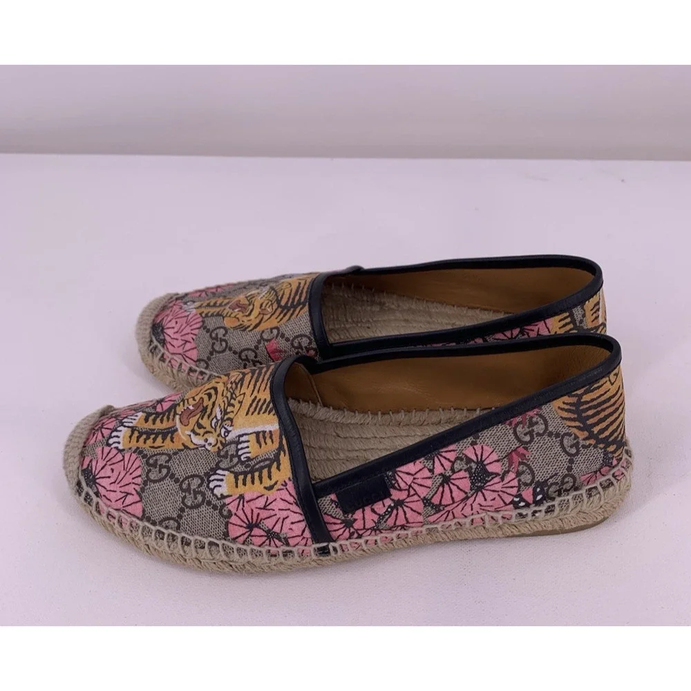 Gucci Bengal Tiger Floral Supreme Monogram Canvas Round Toe Espadrilles 38.5